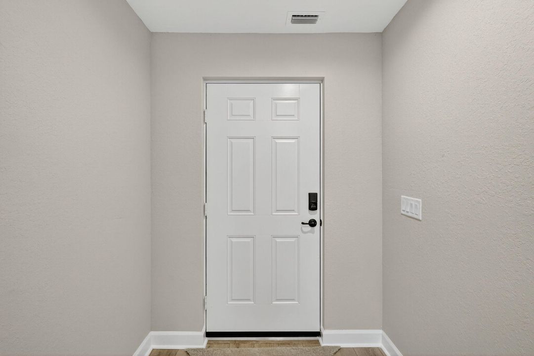 For Sale: $269,000 (2 beds, 2 baths, 1687 Square Feet)