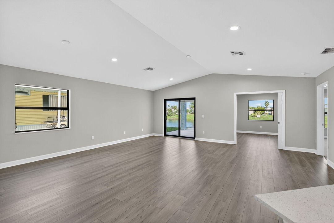 For Sale: $269,000 (2 beds, 2 baths, 1687 Square Feet)