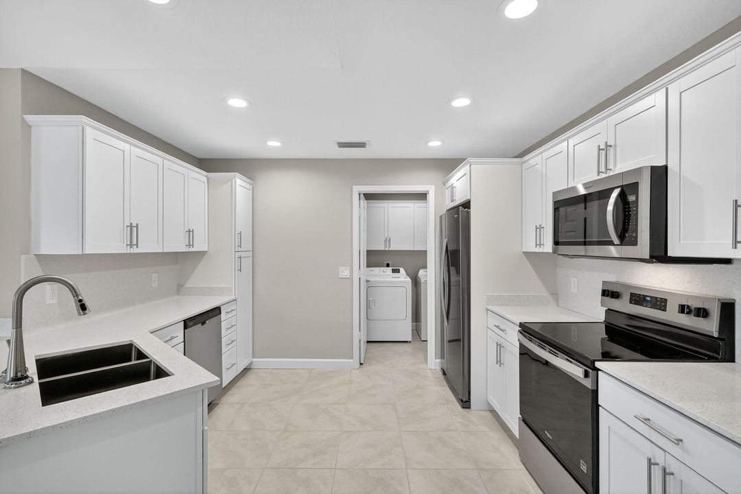 For Sale: $269,000 (2 beds, 2 baths, 1687 Square Feet)