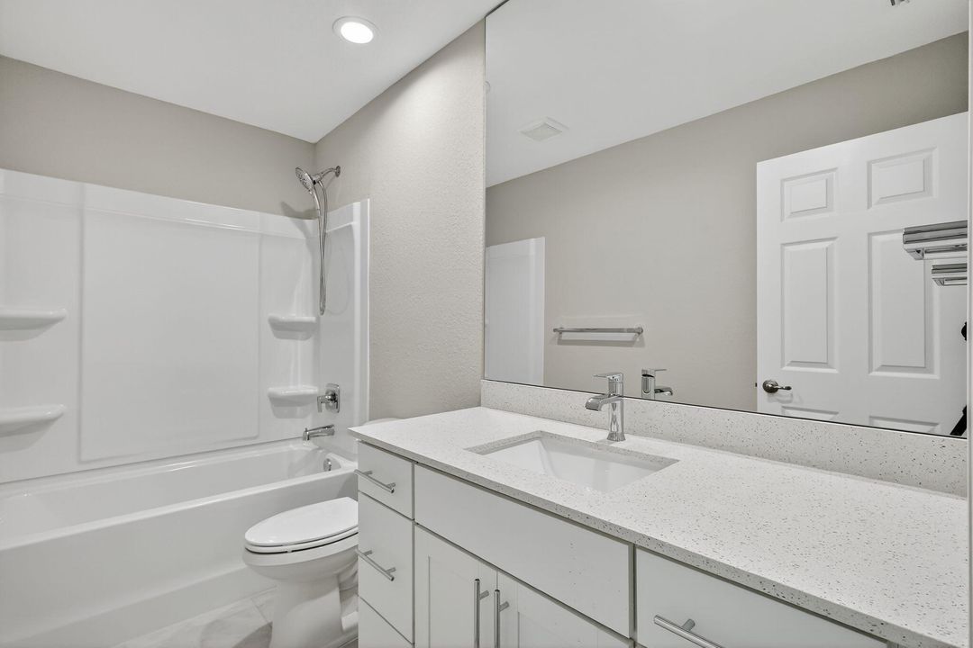 For Sale: $269,000 (2 beds, 2 baths, 1687 Square Feet)