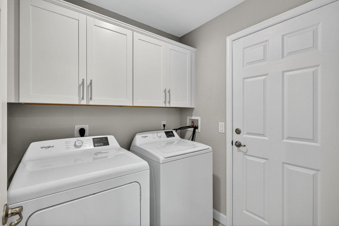 For Sale: $269,000 (2 beds, 2 baths, 1687 Square Feet)