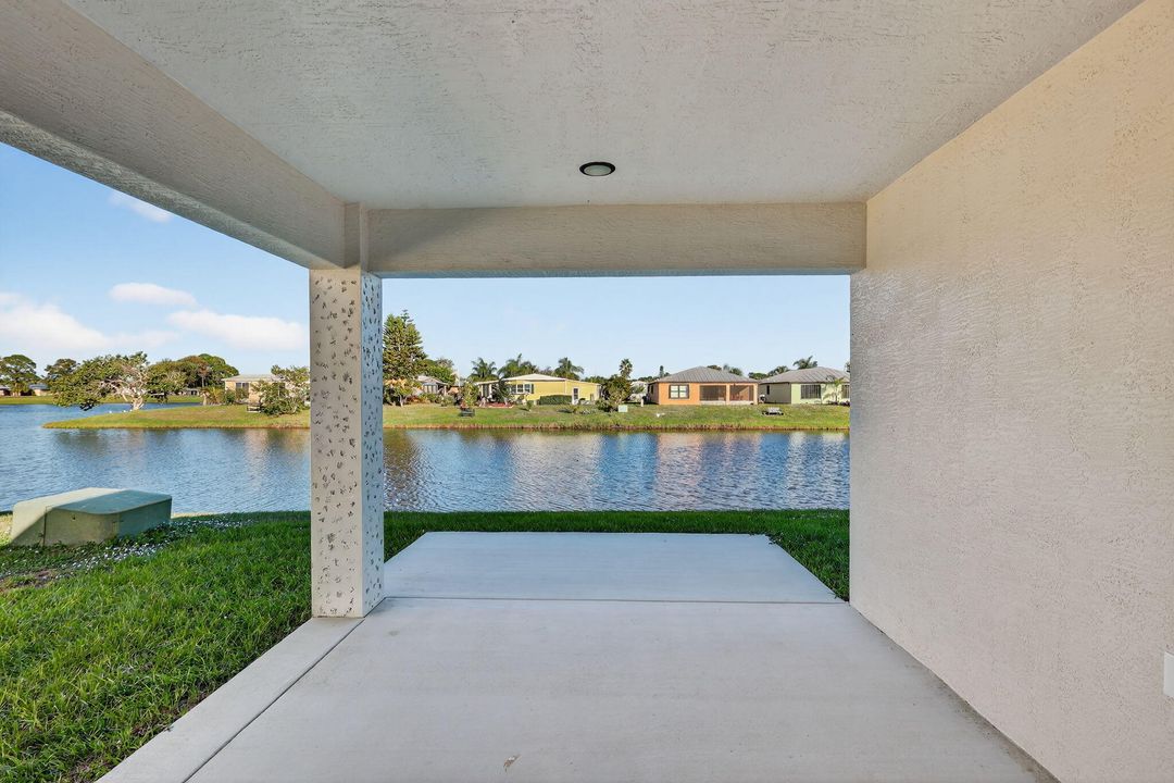 For Sale: $269,000 (2 beds, 2 baths, 1687 Square Feet)