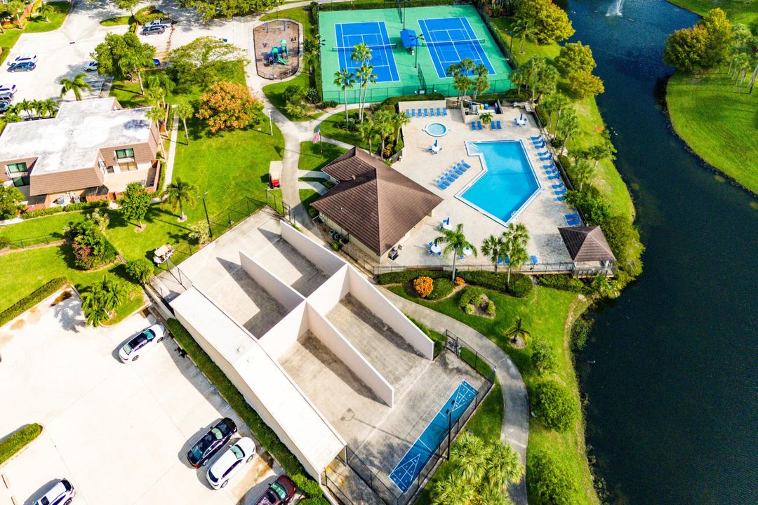 En Venta: $419,000 (2 camas, 2 baños, 1188 Pies cuadrados)