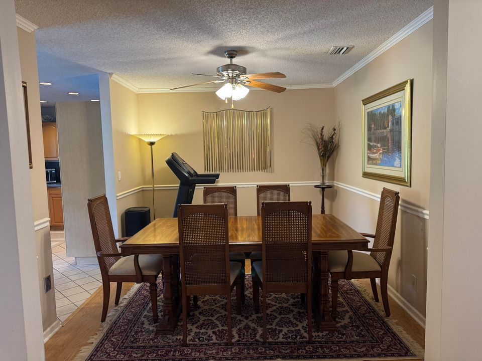 待售: $685,000 (4 贝兹, 2 浴室, 1861 平方英尺)