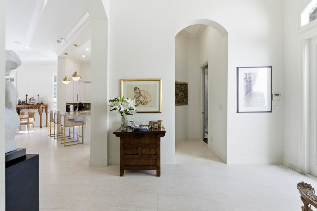 Под контрактом: $1,899,999 (3 спален, 3 ванн, 2947 Квадратных фут)