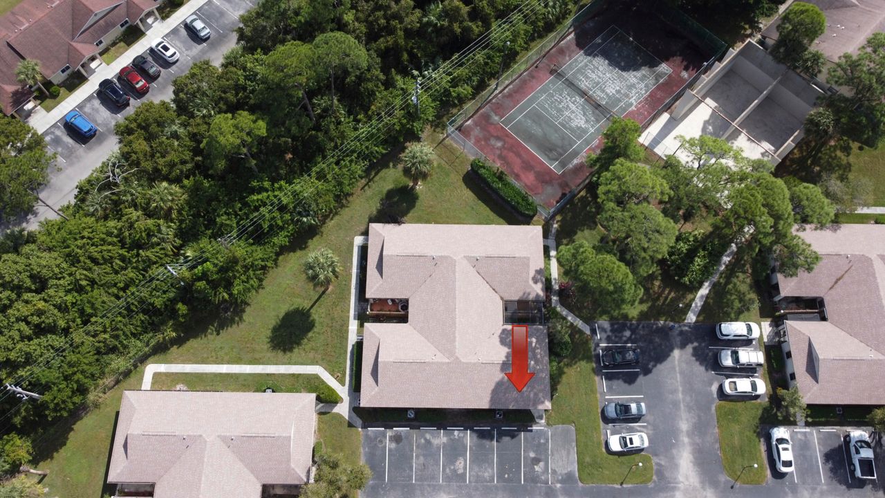 For Sale: $159,900 (2 beds, 2 baths, 1005 Square Feet)