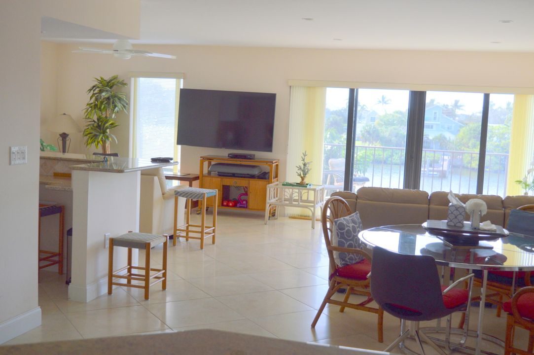 合同活跃: $3,000 (2 贝兹, 2 浴室, 1512 平方英尺)