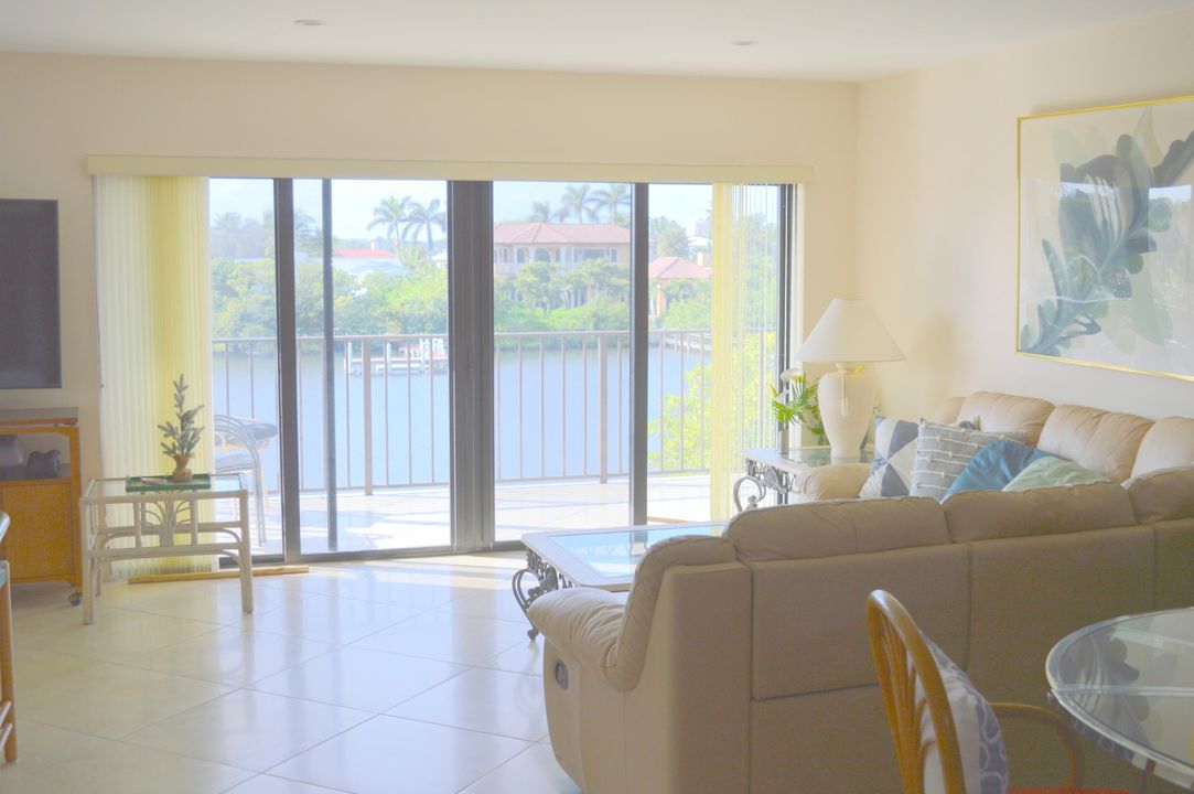 合同活跃: $3,000 (2 贝兹, 2 浴室, 1512 平方英尺)