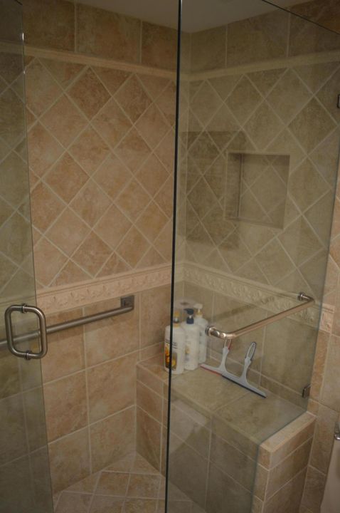 合同活跃: $3,000 (2 贝兹, 2 浴室, 1512 平方英尺)