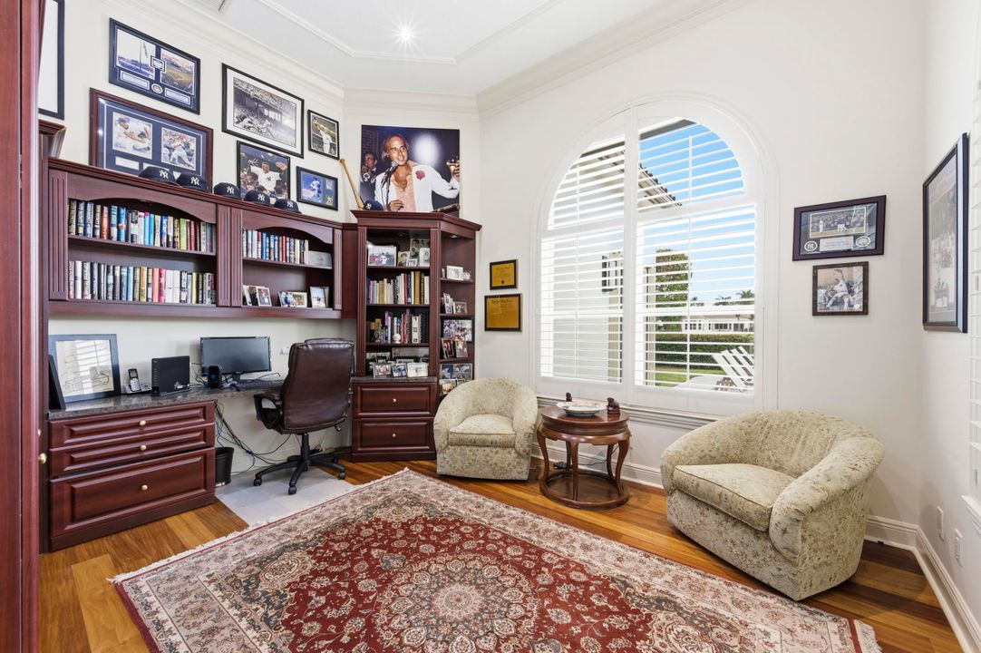 Под контрактом: $1,899,999 (3 спален, 3 ванн, 2947 Квадратных фут)