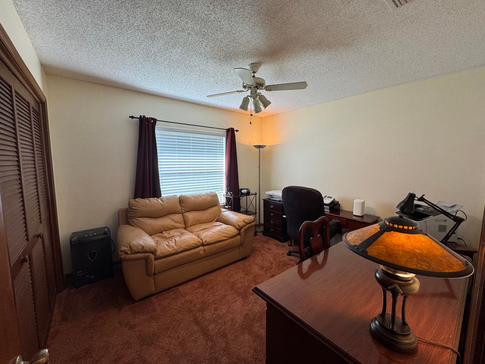 待售: $685,000 (4 贝兹, 2 浴室, 1861 平方英尺)