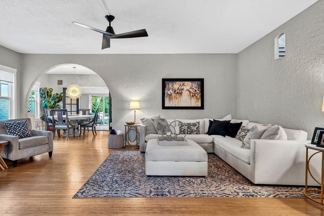 На продажу: $1,895,000 (4 спален, 3 ванн, 2266 Квадратных фут)