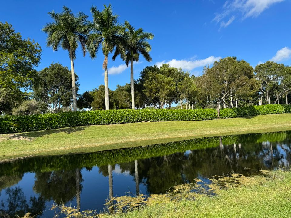 待售: $685,000 (4 贝兹, 2 浴室, 1861 平方英尺)