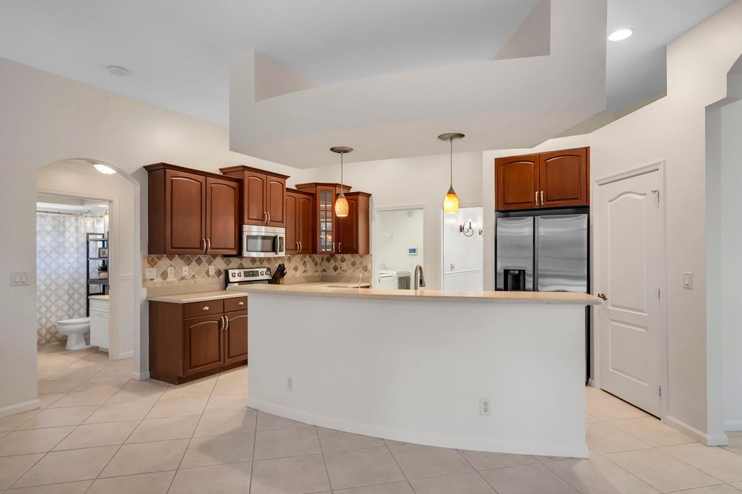 出租: $3,400 (3 贝兹, 2 浴室, 2047 平方英尺)