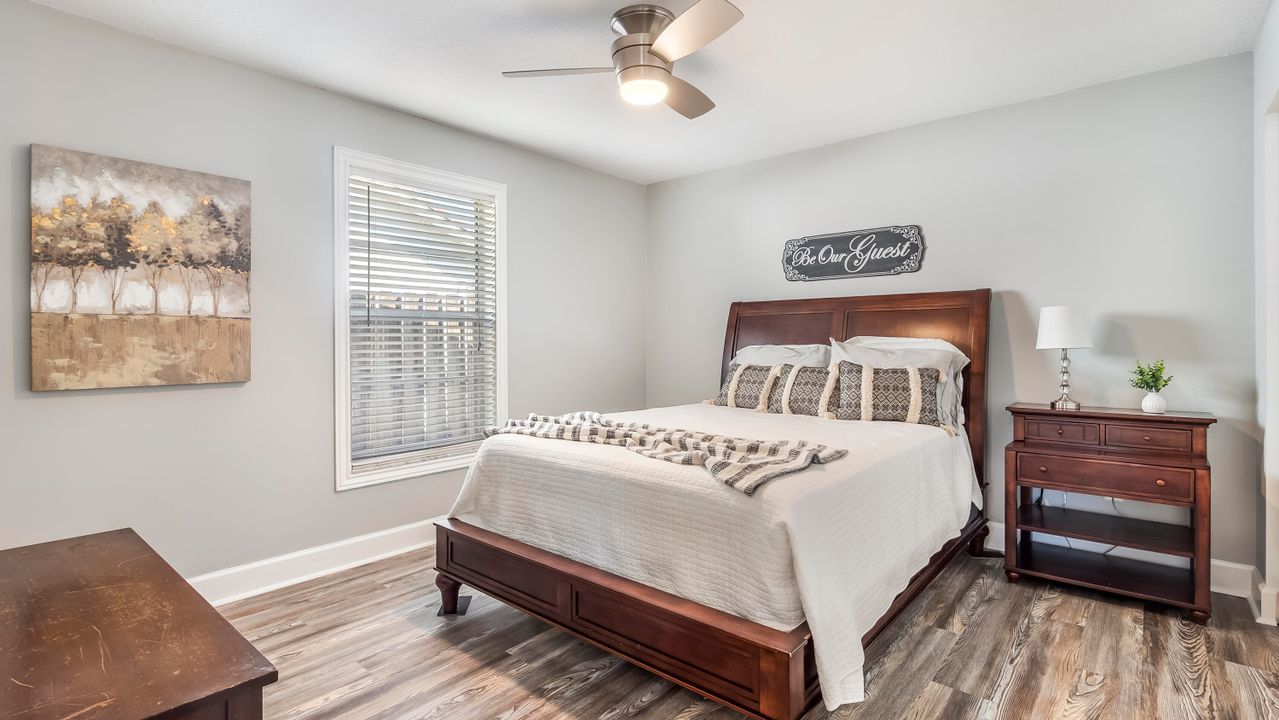 Под контрактом: $575,000 (3 спален, 2 ванн, 1860 Квадратных фут)