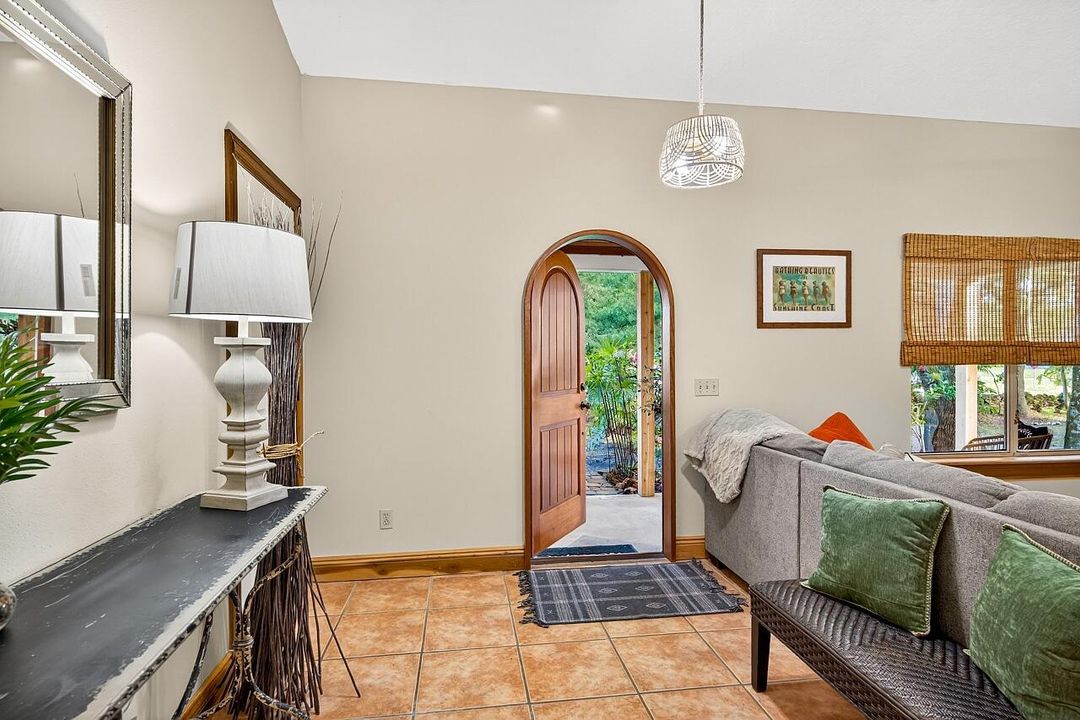 Activo con contrato: $489,000 (3 camas, 2 baños, 1604 Pies cuadrados)