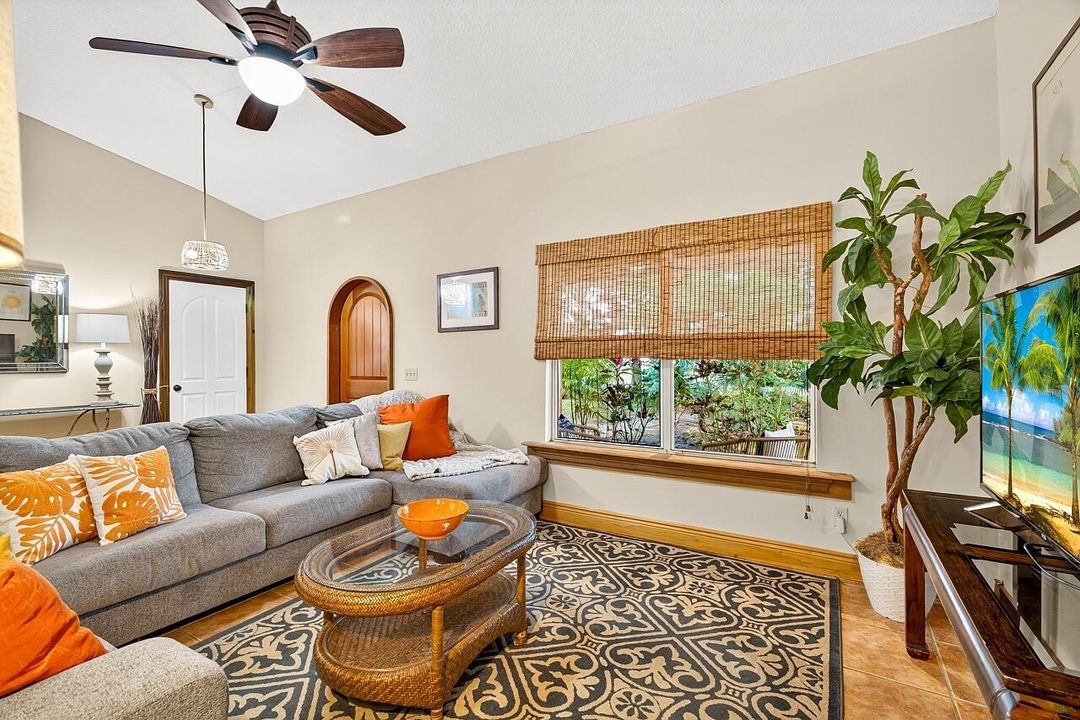 Activo con contrato: $489,000 (3 camas, 2 baños, 1604 Pies cuadrados)