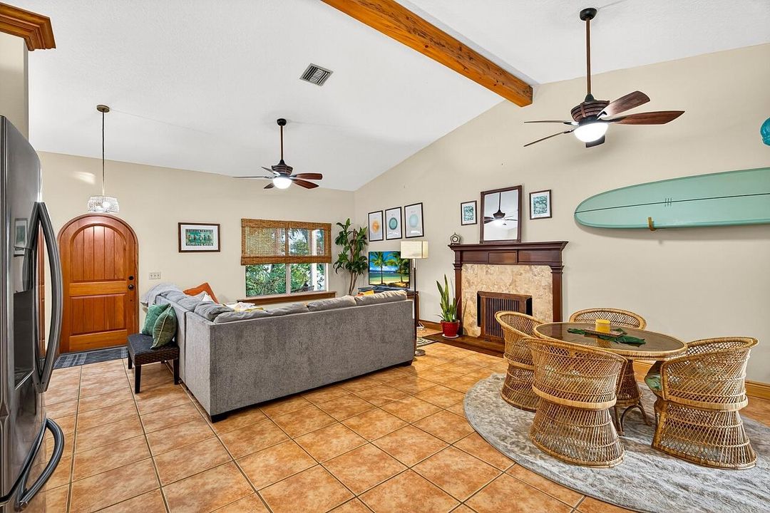 Activo con contrato: $489,000 (3 camas, 2 baños, 1604 Pies cuadrados)