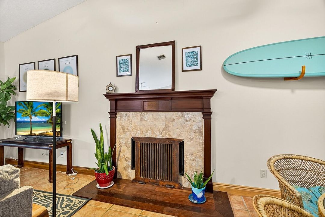 Activo con contrato: $489,000 (3 camas, 2 baños, 1604 Pies cuadrados)