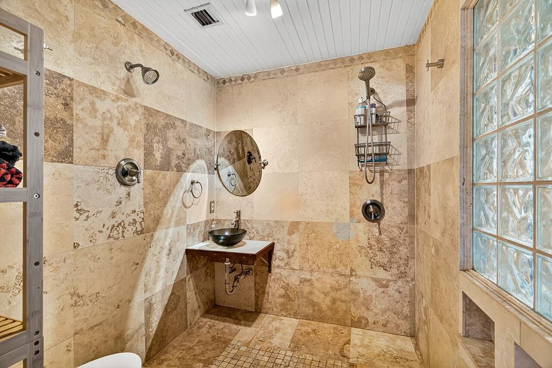 Activo con contrato: $489,000 (3 camas, 2 baños, 1604 Pies cuadrados)