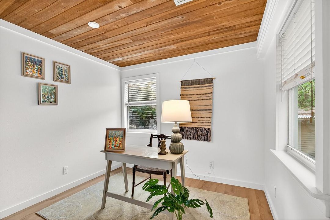 Activo con contrato: $489,000 (3 camas, 2 baños, 1604 Pies cuadrados)