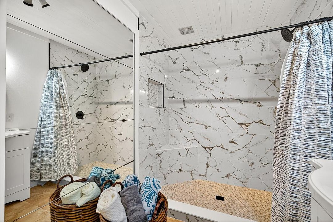 Activo con contrato: $489,000 (3 camas, 2 baños, 1604 Pies cuadrados)