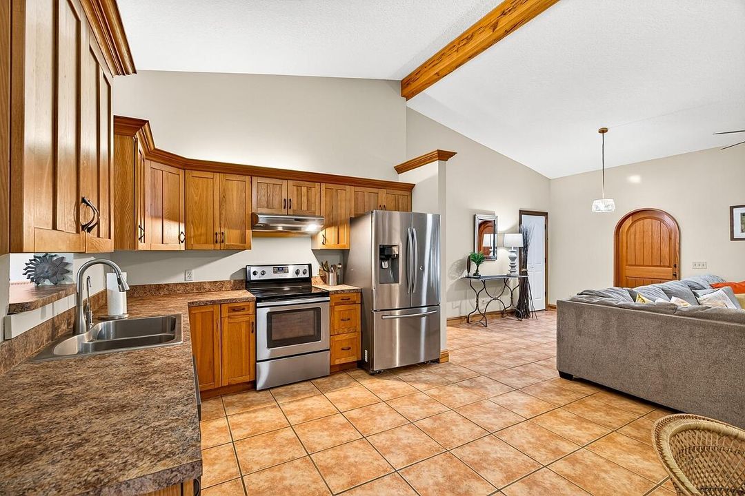 Activo con contrato: $489,000 (3 camas, 2 baños, 1604 Pies cuadrados)