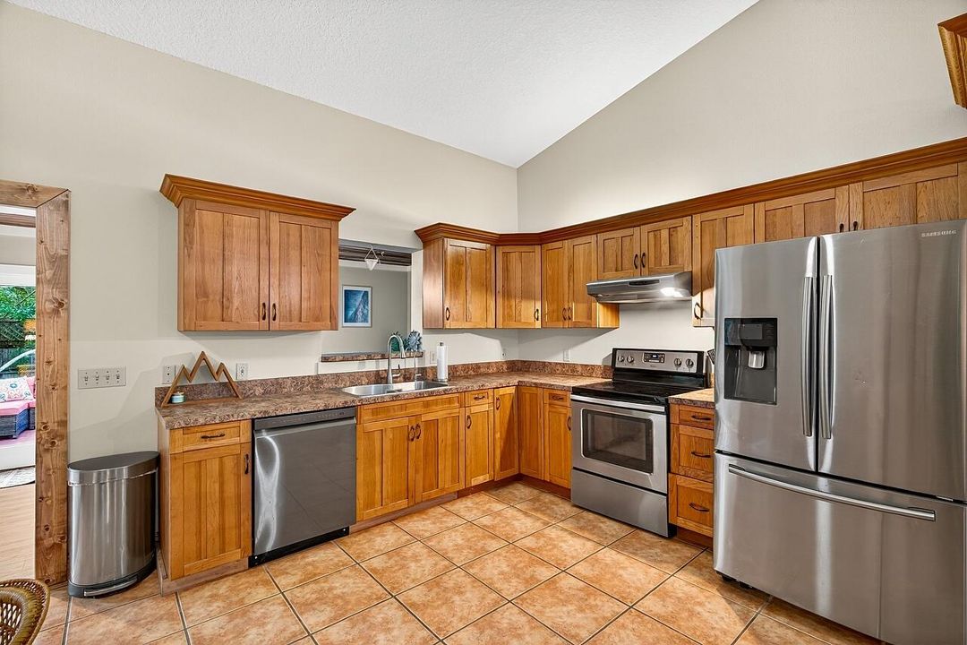 Activo con contrato: $489,000 (3 camas, 2 baños, 1604 Pies cuadrados)