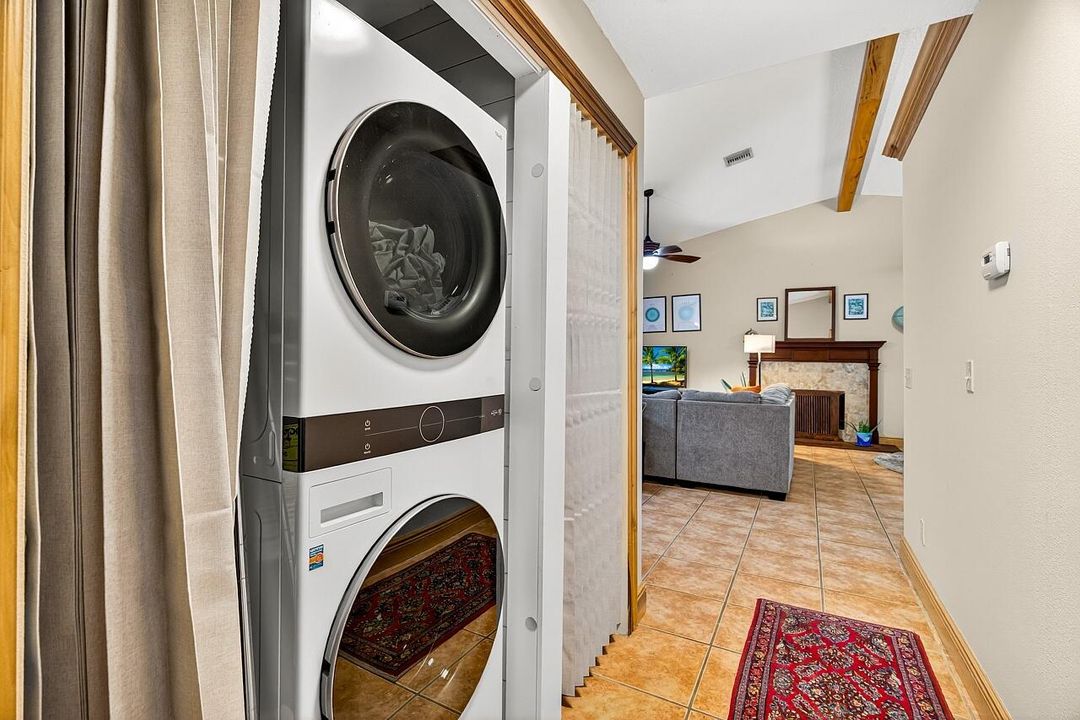 Activo con contrato: $489,000 (3 camas, 2 baños, 1604 Pies cuadrados)