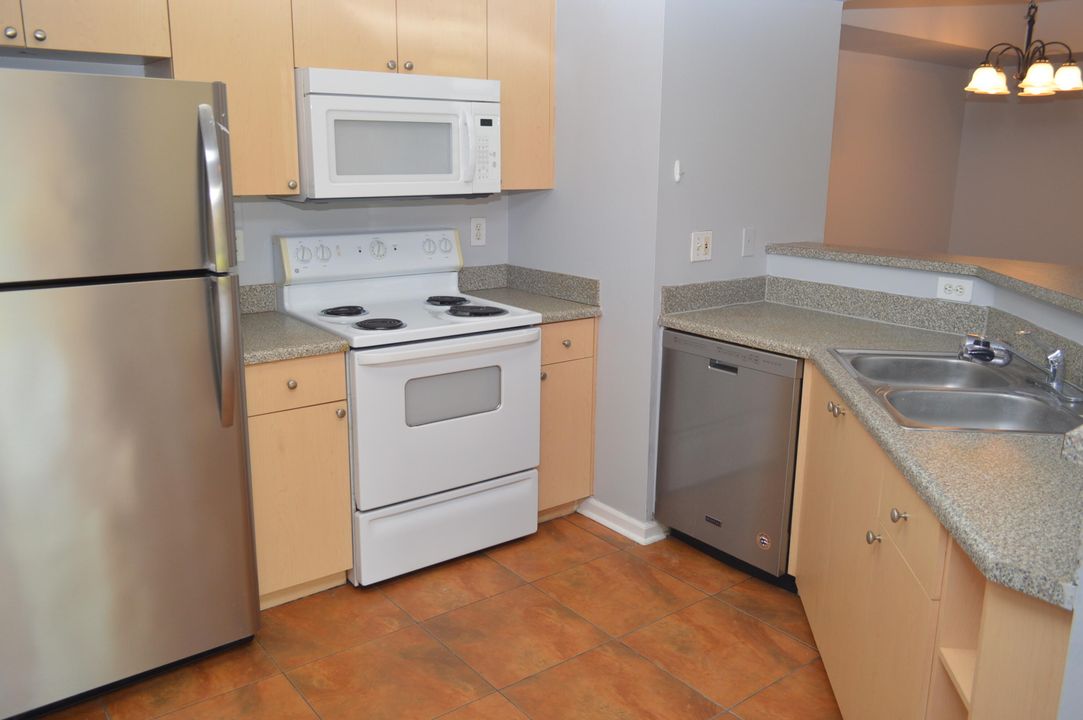 出租: $1,650 (1 贝兹, 1 浴室, 781 平方英尺)