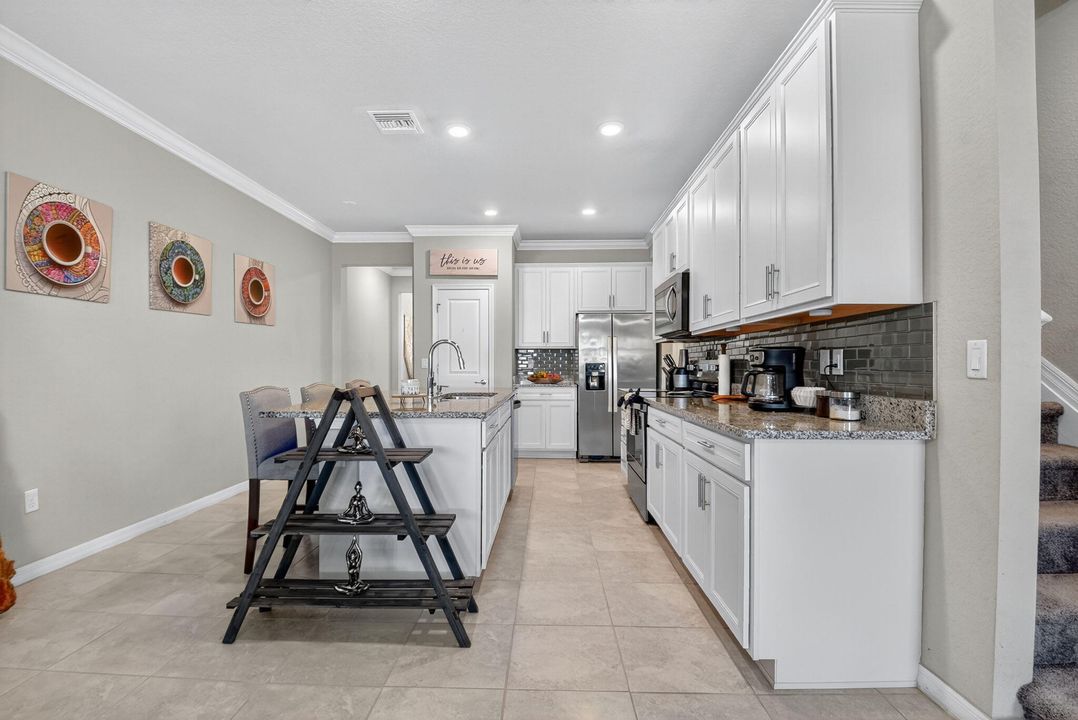 En Venta: $384,900 (3 camas, 2 baños, 1612 Pies cuadrados)