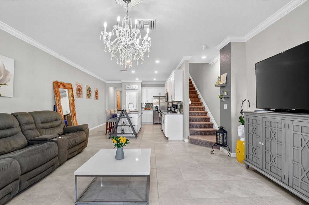 En Venta: $384,900 (3 camas, 2 baños, 1612 Pies cuadrados)