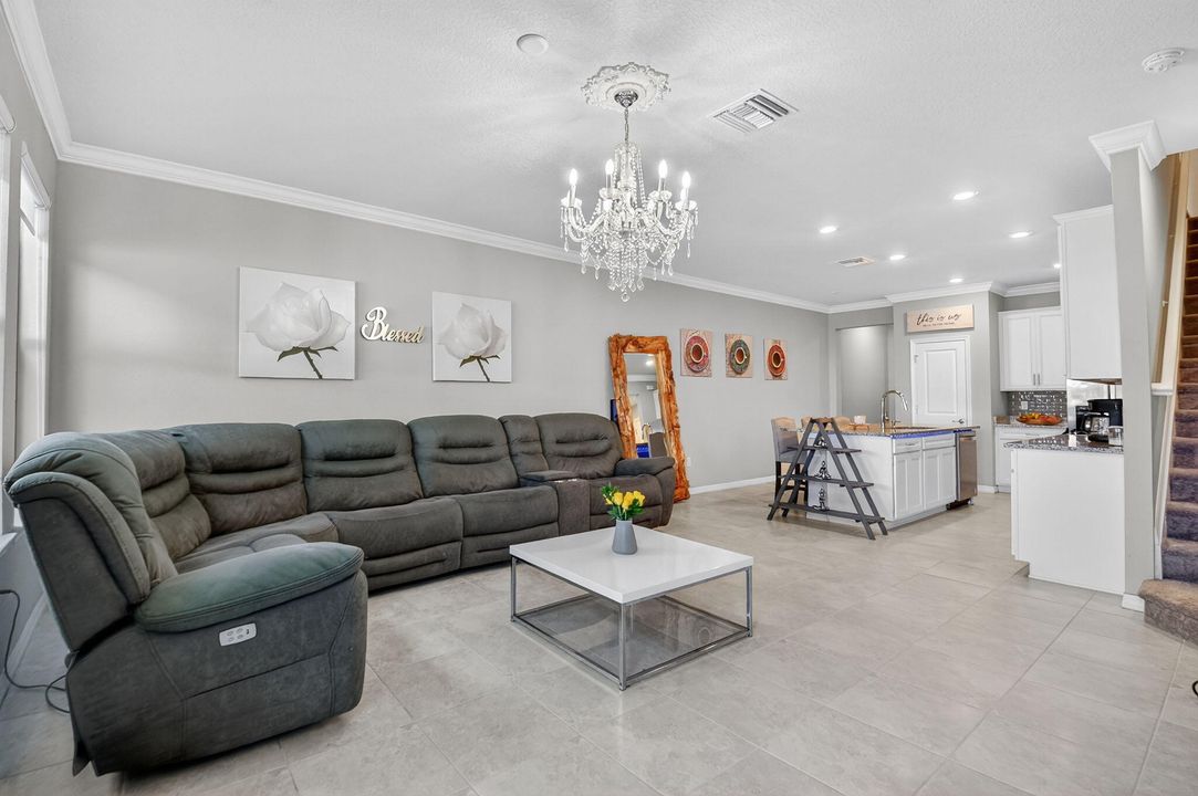 En Venta: $384,900 (3 camas, 2 baños, 1612 Pies cuadrados)