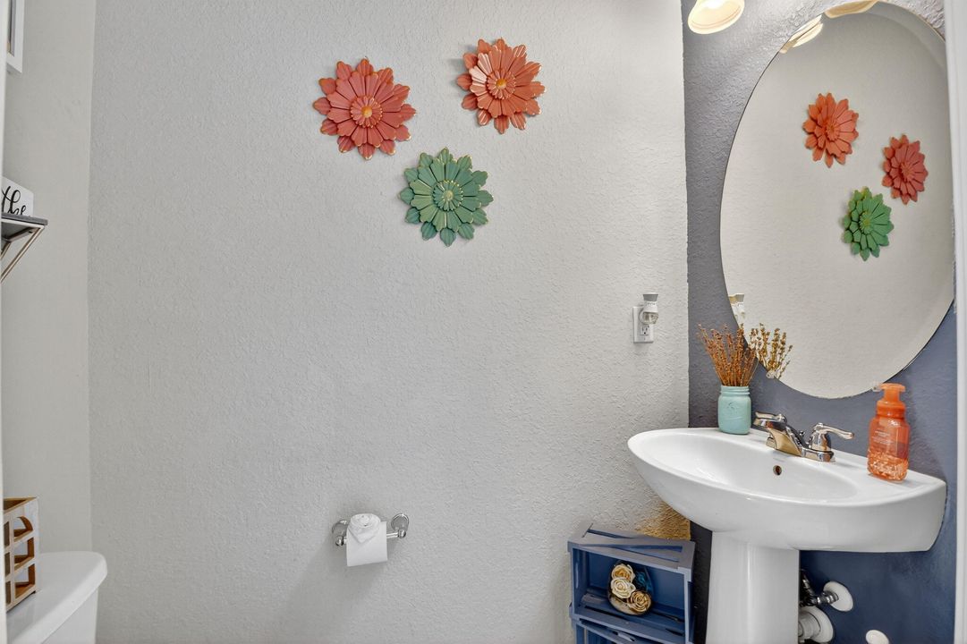 En Venta: $384,900 (3 camas, 2 baños, 1612 Pies cuadrados)