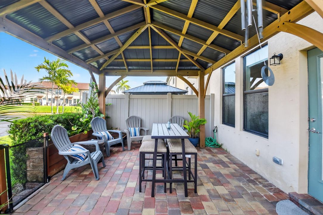 En Venta: $384,900 (3 camas, 2 baños, 1612 Pies cuadrados)