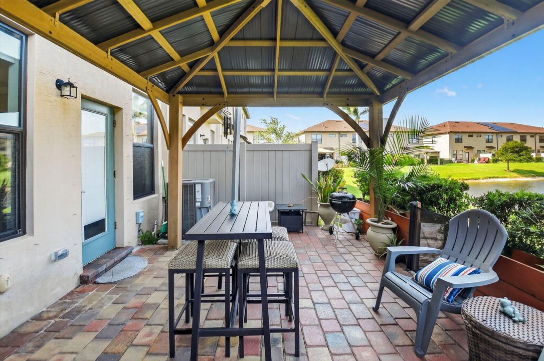 En Venta: $384,900 (3 camas, 2 baños, 1612 Pies cuadrados)