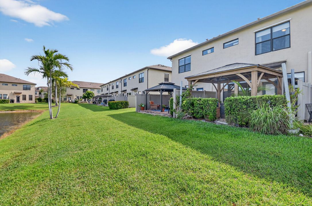 En Venta: $384,900 (3 camas, 2 baños, 1612 Pies cuadrados)