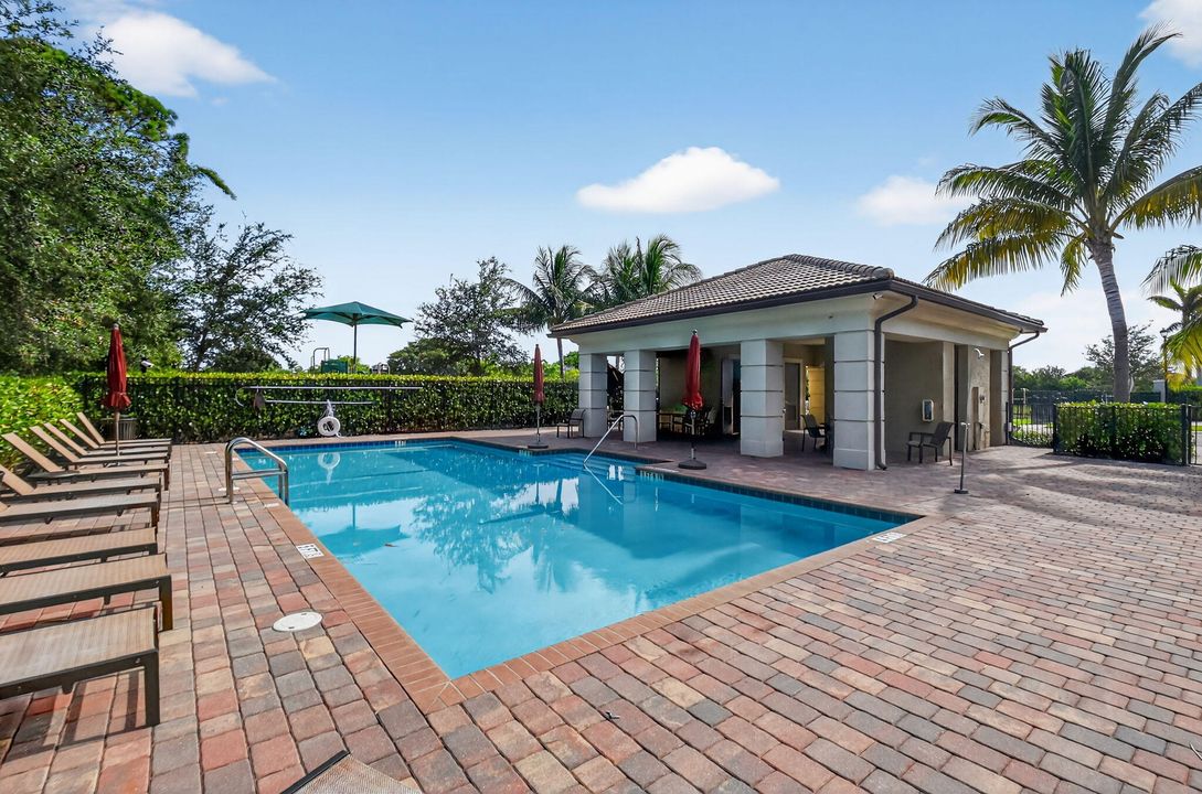 En Venta: $384,900 (3 camas, 2 baños, 1612 Pies cuadrados)