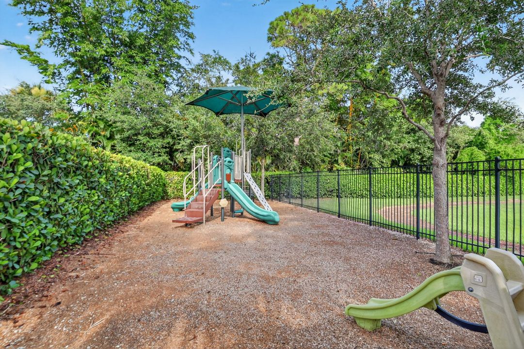 En Venta: $384,900 (3 camas, 2 baños, 1612 Pies cuadrados)