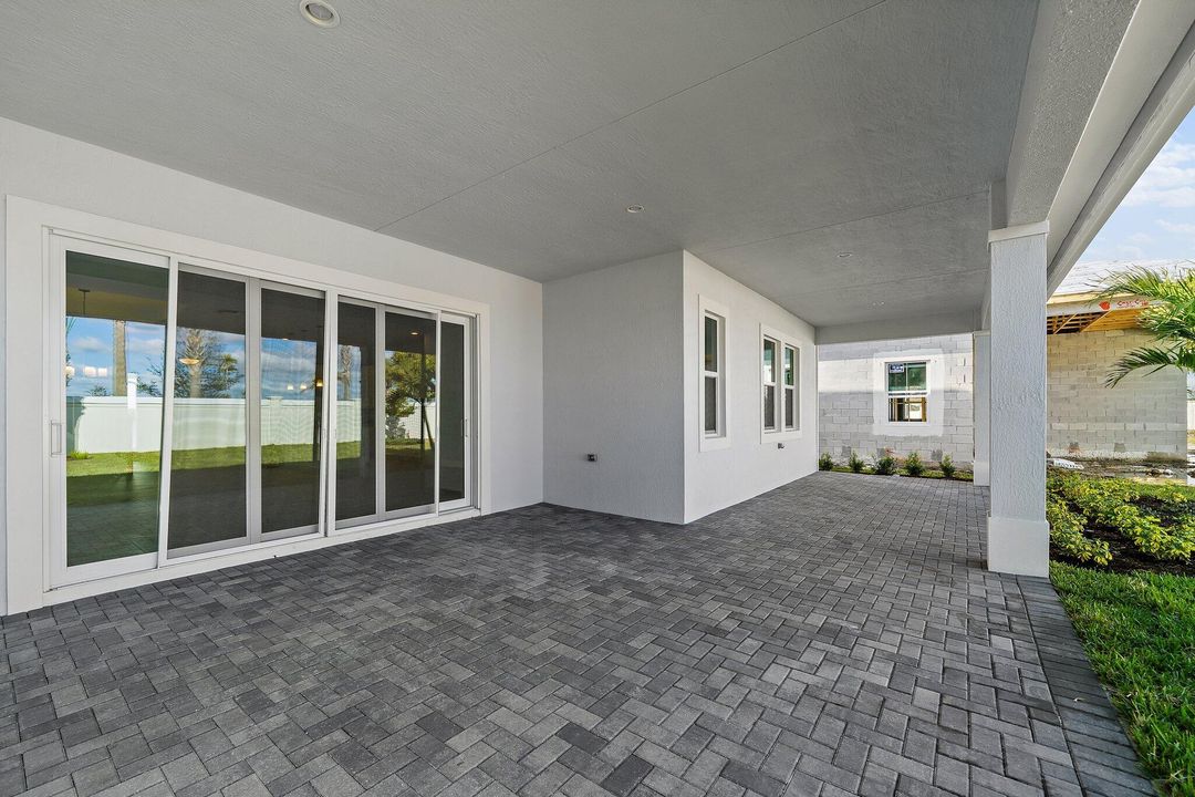 For Rent: $5,000 (5 beds, 3 baths, 3165 Square Feet)