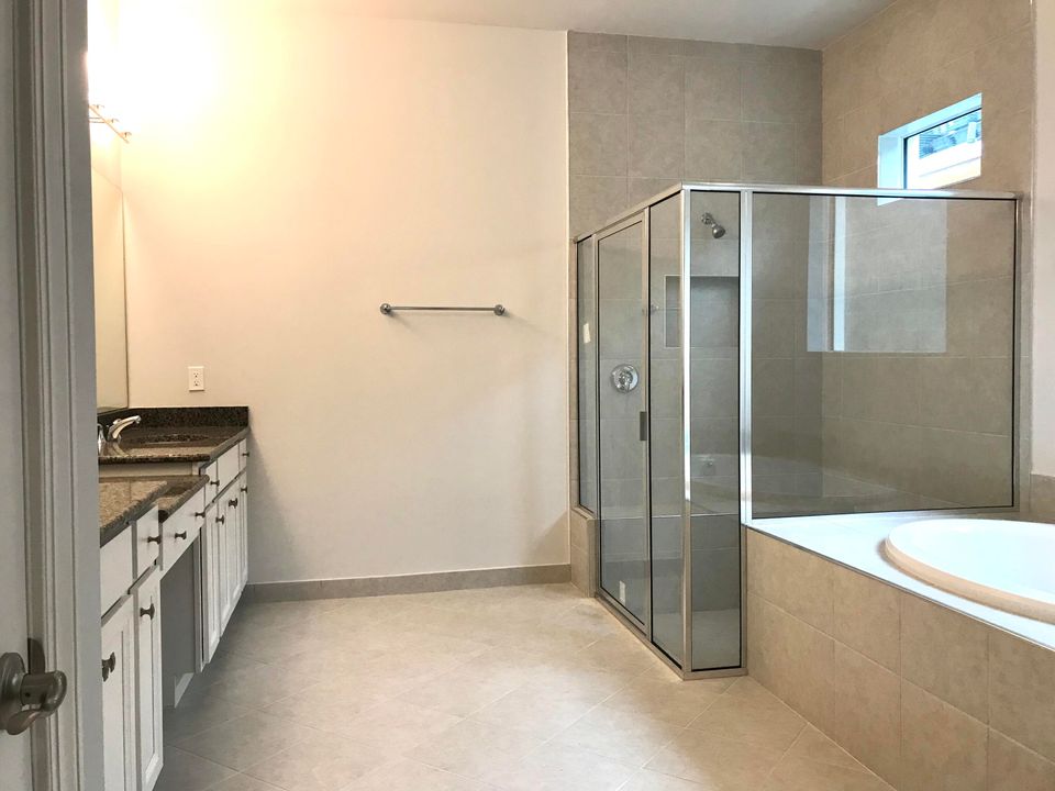 For Rent: $5,000 (5 beds, 3 baths, 3165 Square Feet)