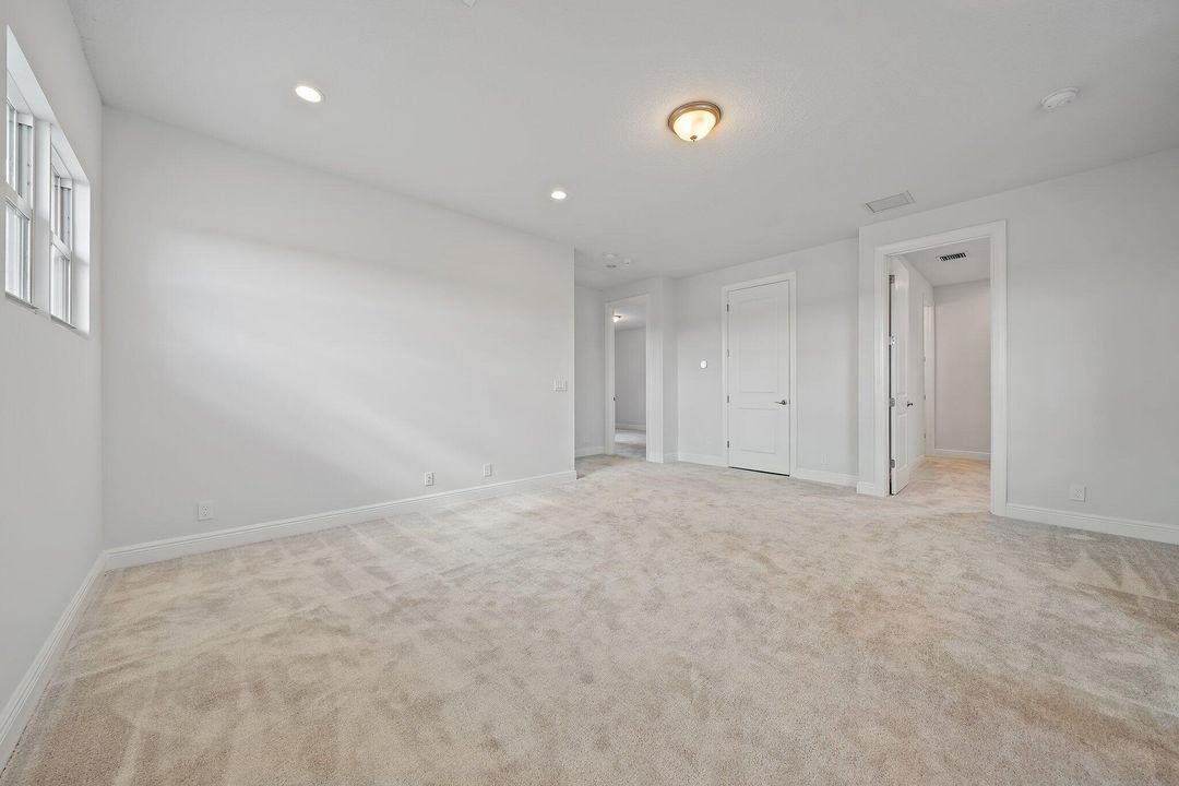 For Rent: $5,000 (5 beds, 3 baths, 3165 Square Feet)