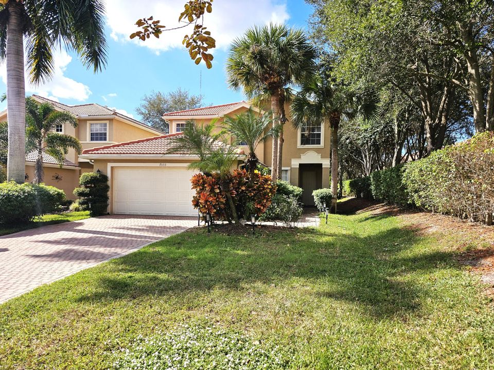 Recently Rented: $4,500 (5 beds, 3 baths, 2754 Square Feet)