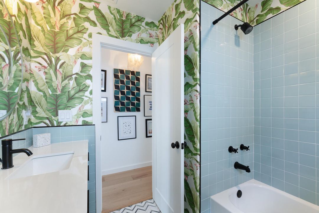 Activo con contrato: $895,000 (4 camas, 3 baños, 1906 Pies cuadrados)