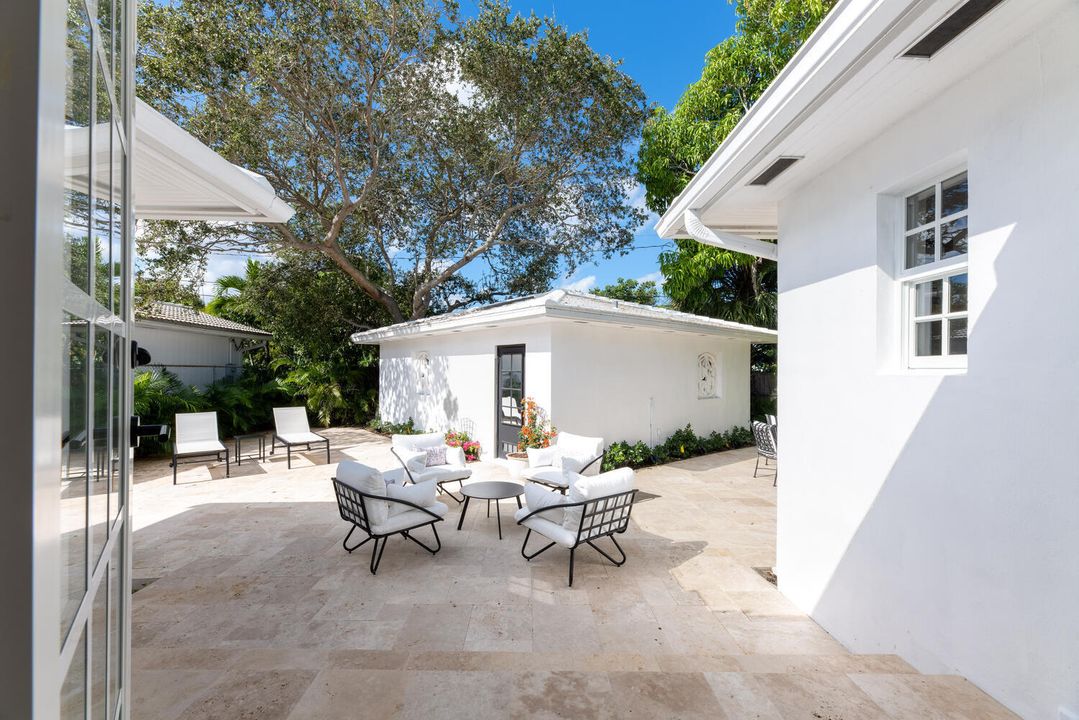 Activo con contrato: $895,000 (4 camas, 3 baños, 1906 Pies cuadrados)