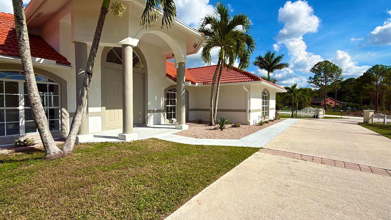 待售: $899,000 (4 贝兹, 3 浴室, 2301 平方英尺)