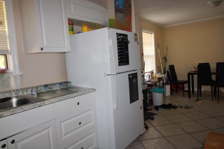 En Venta: $299,000 (3 camas, 2 baños, 1321 Pies cuadrados)