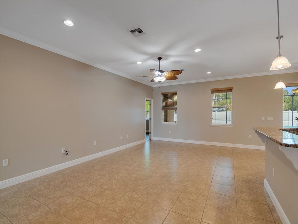 Activo con contrato: $650,000 (4 camas, 3 baños, 2767 Pies cuadrados)