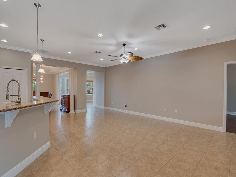 Activo con contrato: $650,000 (4 camas, 3 baños, 2767 Pies cuadrados)