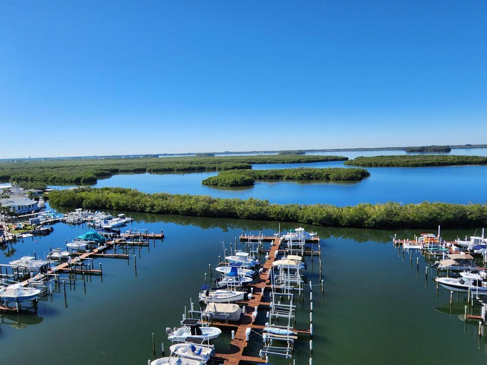 待售: $425,000 (2 贝兹, 2 浴室, 1126 平方英尺)